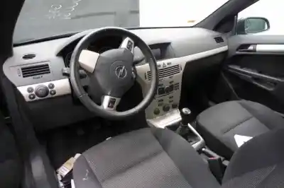 Véhicule à la ferraille opel astra twin top cosmo de l'année 2007 alimenté z16xe1