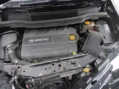 Veículo de Sucata opel zafira b cosmo do ano 2009 alimentado z19dth