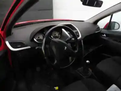 Veículo de Sucata peugeot 207 xt do ano 2007 alimentado 8fs