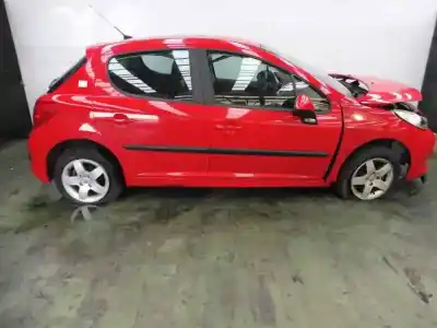 Veículo de Sucata peugeot 207 xt do ano 2007 alimentado 8fs