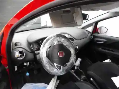 Veículo de Sucata fiat punto (199) easy do ano 2014 alimentado 199a9000