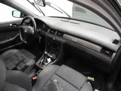 Sloopvoertuig audi a6 berlina (4b2) 2.5 tdi van het jaar 2000 aangedreven ake