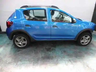 Véhicule à la ferraille dacia sandero stepway de l'année 2017 alimenté h4b4
