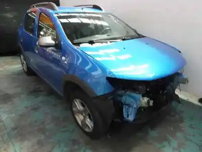Véhicule à la ferraille dacia sandero stepway de l'année 2017 alimenté h4b4