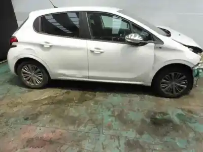 Veículo de Sucata peugeot                                            208                                                                                                                                                                                                                                                        style                                                                                                                                                                                                                                                      do ano 2016 alimentado bh02