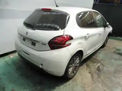 Veículo de Sucata peugeot                                            208                                                                                                                                                                                                                                                        style                                                                                                                                                                                                                                                      do ano 2016 alimentado bh02