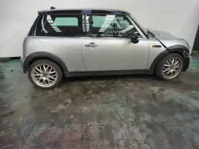 Véhicule à la ferraille MINI                                               MINI (R50,R53)                                                                                                                                                                                                                                             Cooper                                                                                                                                                                                                                                                     de l'année 2006 alimenté W10B16A