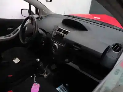 Здавання транспортного засобу toyota yaris hybrid active року 2011 потужний 1nrfe