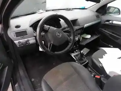 Veículo de Sucata opel astra h berlina edition do ano 2011 alimentado a17dtr