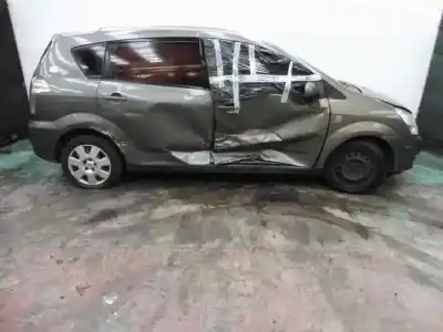 Здавання транспортного засобу toyota corolla verso (r1) 2.0 d-4d luna року 2004 потужний 1cdftv