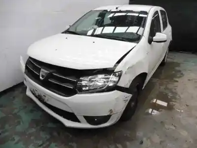 Veículo de Sucata dacia                                              sandero                                                                                                                                                                                                                                                    laureate                                                                                                                                                                                                                                                   do ano 2013 alimentado d4f732