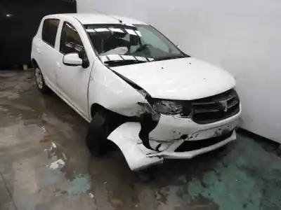 Veículo de Sucata dacia                                              sandero                                                                                                                                                                                                                                                    laureate                                                                                                                                                                                                                                                   do ano 2013 alimentado d4f732