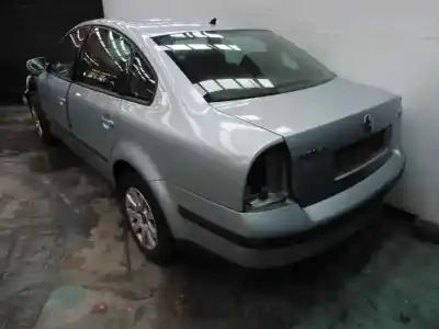 Sloopvoertuig volkswagen passat berlina (3b3) edition van het jaar 2002 aangedreven avb