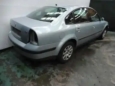 Sloopvoertuig volkswagen passat berlina (3b3) edition van het jaar 2002 aangedreven avb
