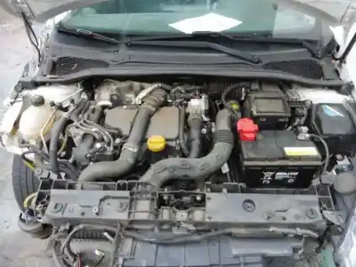 Véhicule à la ferraille renault clio iv business de l'année 2015 alimenté k9kb6