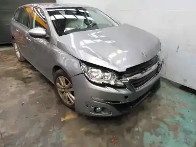 Sloopvoertuig peugeot 308 sw active van het jaar 2015 aangedreven ah01