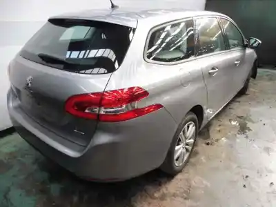 Sloopvoertuig peugeot 308 sw active van het jaar 2015 aangedreven ah01