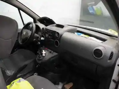 Veículo de Sucata citroen berlingo cuadro l1 do ano 2013 alimentado 9h06