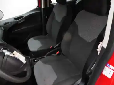 Véhicule à la ferraille ford tourneo courier (c4a) ambiente de l'année 2017 alimenté xucd