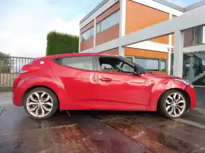 Veículo de Sucata HYUNDAI VELOSTER Tecno do ano 2015 alimentado G4FD