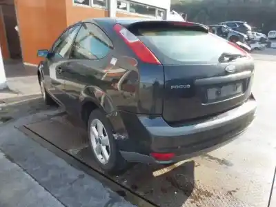 Sloopvoertuig ford focus berlina (cap) sport van het jaar 2005 aangedreven g8da