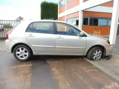 Veicolo di demolizione TOYOTA COROLLA (E12) 2.0 D-4D Linea Luna Berlina dell'anno 2001 alimentato 1CDFTV
