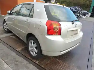 Veículo de Sucata toyota corolla (e12) 2.0 d-4d linea luna berlina do ano 2001 alimentado 1cdftv