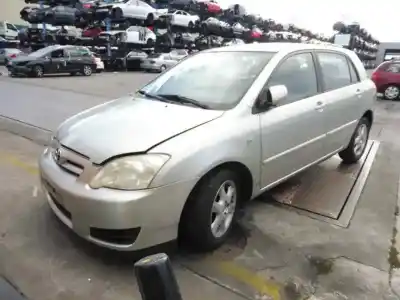 Veículo de Sucata toyota corolla (e12) 2.0 d-4d linea luna berlina do ano 2001 alimentado 1cdftv