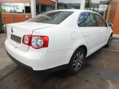 Scrapping Vehicle volkswagen jetta (1k2) highline of the year 2009 powered bls