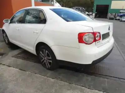 Scrapping Vehicle volkswagen jetta (1k2) highline of the year 2009 powered bls