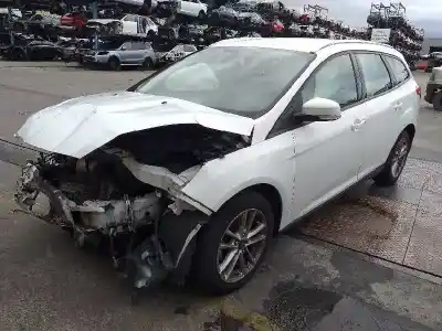 Véhicule à la ferraille ford focus lim. business de l'année 2014 alimenté t1da