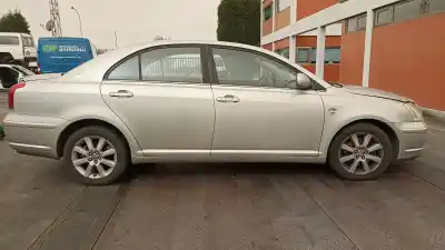 Здавання транспортного засобу TOYOTA AVENSIS BERLINA (T25) 2.0 D4-D Executive Berlina року 2003 потужний 1CDFTV