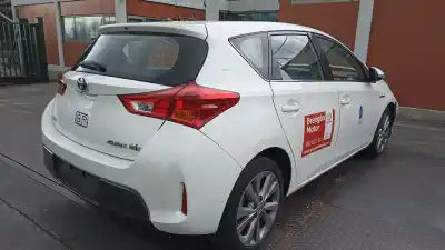 Здавання транспортного засобу toyota auris hybrid active року 2013 потужний 2zrfxe