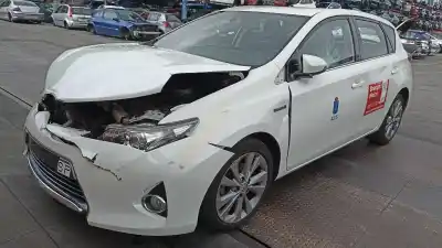 Здавання транспортного засобу toyota auris hybrid active року 2013 потужний 2zrfxe