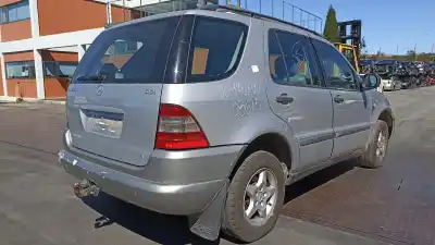 Vehículo de desguace mercedes clase m (w163) 270 cdi (163.113) del año 2000 con motor d 612963