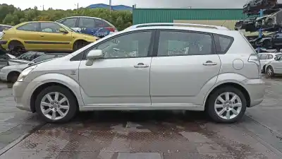 Здавання транспортного засобу toyota corolla verso (r1) 2.0 d-4d luna року 2005 потужний 1cdftv