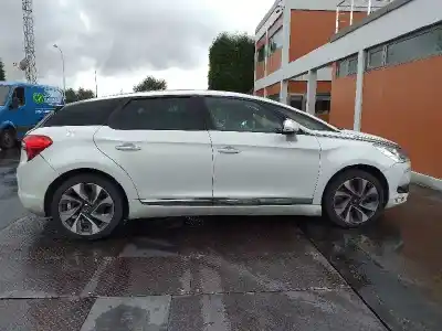 Véhicule à la ferraille citroen ds5 2.0 hdi fap de l'année 2012 alimenté rhhdw10cted4