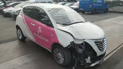 Veículo de Sucata lancia ypsilon (402) gold do ano 2015 alimentado 169a4000