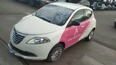 Veículo de Sucata lancia ypsilon (402) gold do ano 2015 alimentado 169a4000