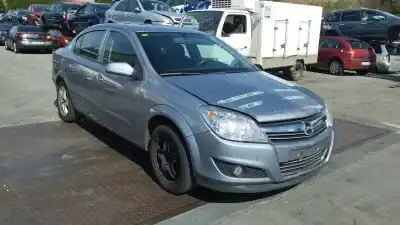 Veículo de Sucata opel astra h berlina cosmo do ano 2009 alimentado z16xer