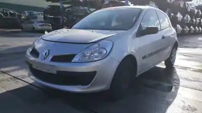 Veículo de Sucata renault clio iii exception do ano 2006 alimentado d4f740