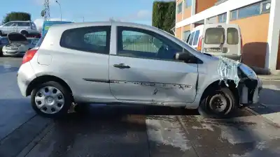Veículo de Sucata renault clio iii exception do ano 2006 alimentado d4f740