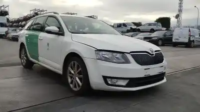 Veículo de Sucata skoda octavia combi (5e5) 2.0 tdi do ano 2013 alimentado crm