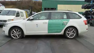 Veículo de Sucata skoda octavia combi (5e5) 2.0 tdi do ano 2013 alimentado crm