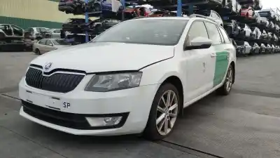 Veículo de Sucata skoda octavia combi (5e5) 2.0 tdi do ano 2013 alimentado crm