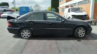 Vehicul casat mercedes                                           clase c (w203) berlina                                                                                                                                                                                                                                     220 cdi (la) (203.008)                                                                                                                                                                                                                                     al anului 2004 alimentat 646963