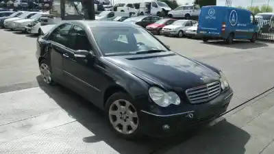 Vehicul casat mercedes                                           clase c (w203) berlina                                                                                                                                                                                                                                     220 cdi (la) (203.008)                                                                                                                                                                                                                                     al anului 2004 alimentat 646963