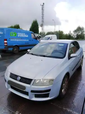 Véhicule à la ferraille fiat                                               stilo (192)                                                                                                                                                                                                                                                1.9 jtd / 1.9 jtd 115 active de l'année 2002 alimenté 192a1000