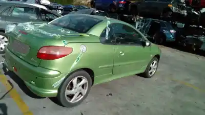 Sloopvoertuig peugeot 206 cc cc van het jaar 2002 aangedreven nfutu5jp4