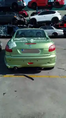 Sloopvoertuig peugeot 206 cc cc van het jaar 2002 aangedreven nfutu5jp4